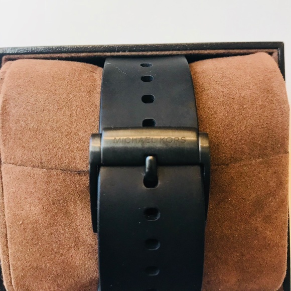 Michael Kors watch - Picture 4 of 5